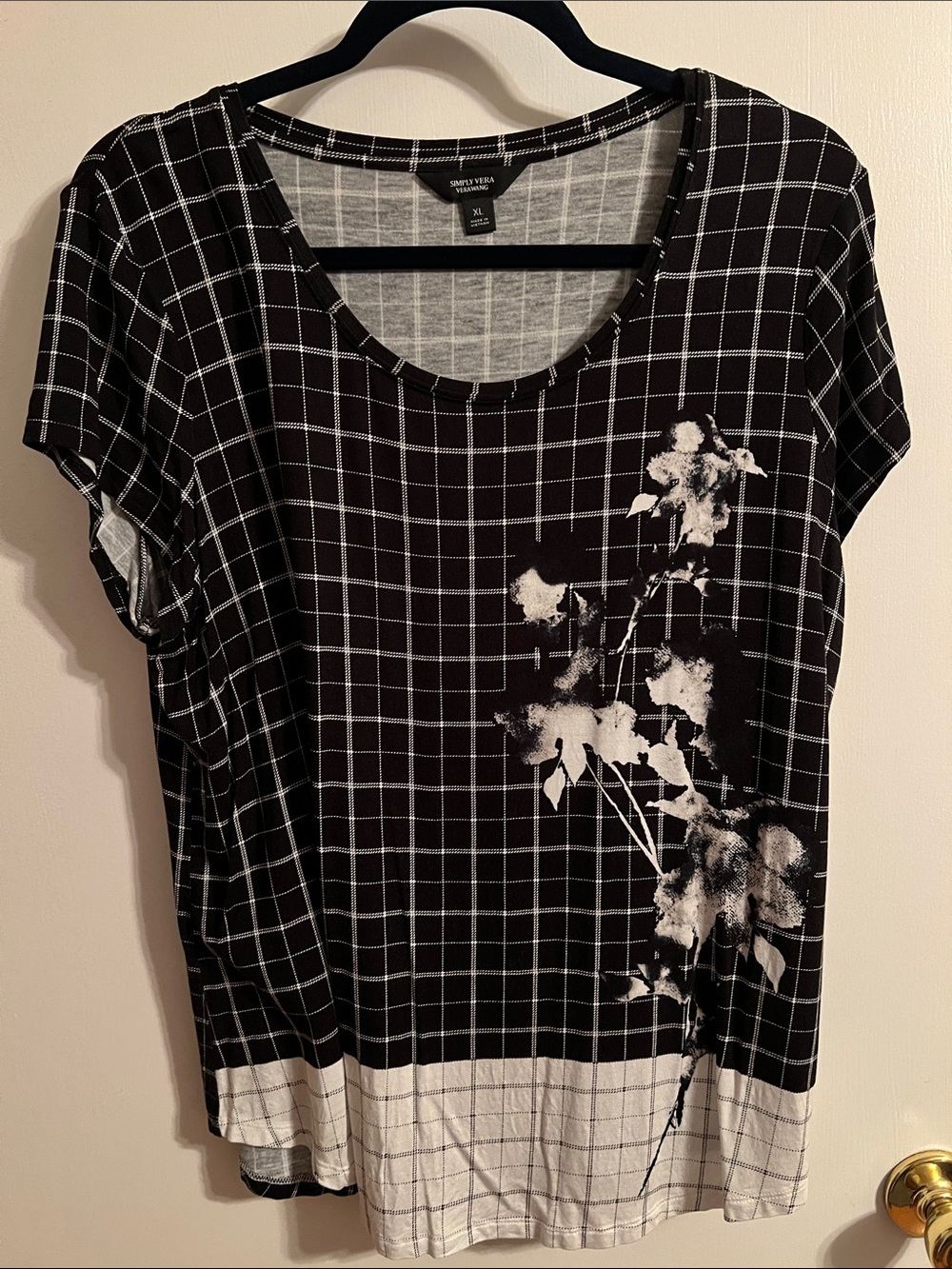 Simply Vera Black & White Floral Grid Scoop Neck Top